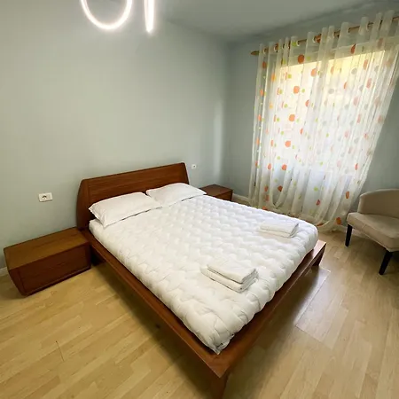 Sea View Apartment *