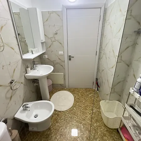 Sea View Apartment *