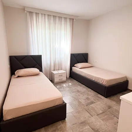 Sea View Apartment *